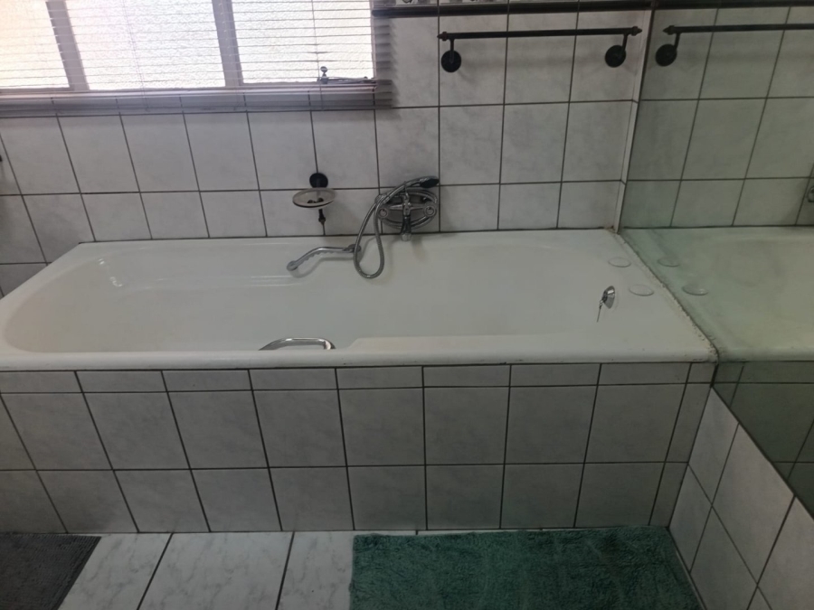 4 Bedroom Property for Sale in Rhodesdene Northern Cape